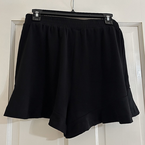 Express Shorts with Waist Bow Size S - Picture 3 of 8